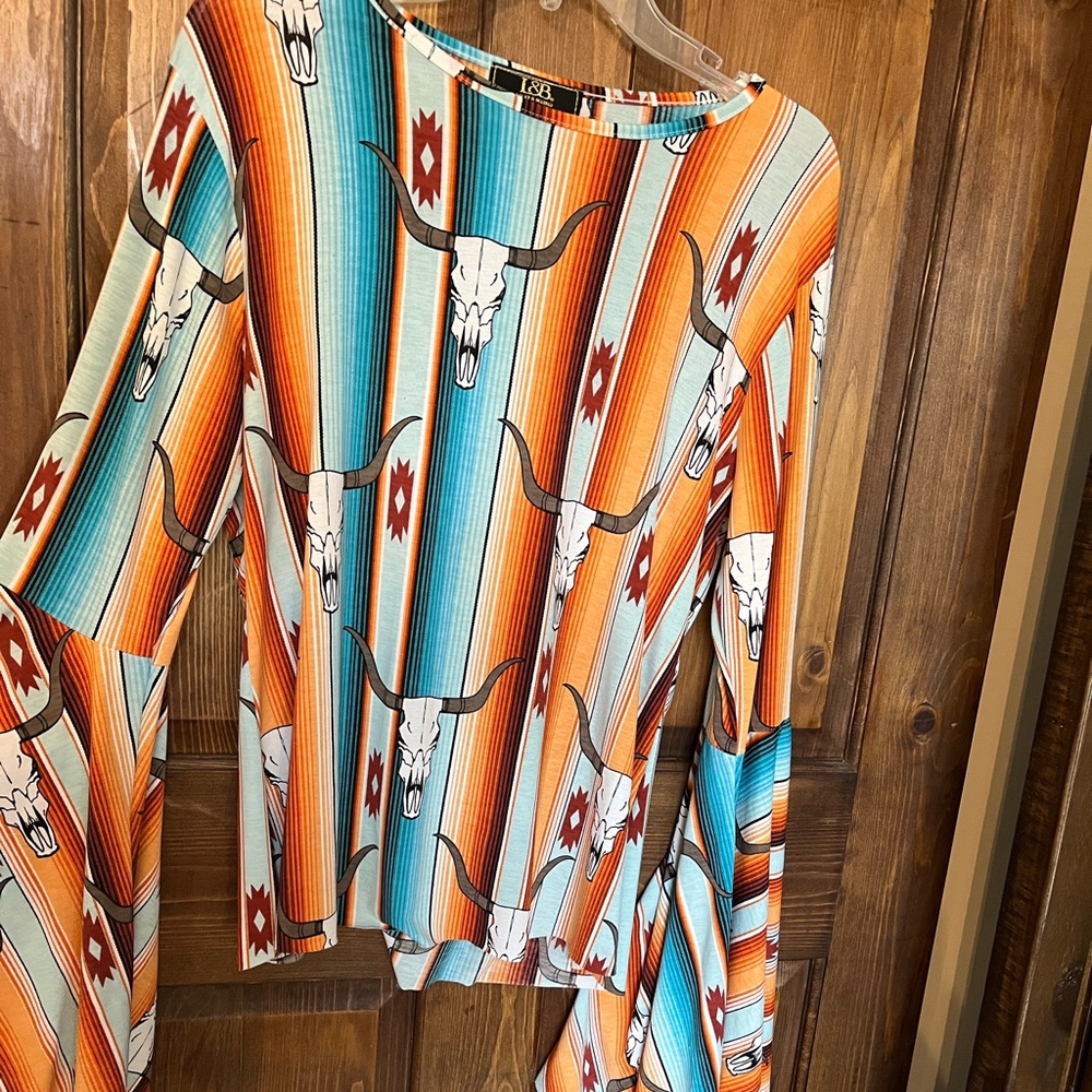 L&B bell sleeve top